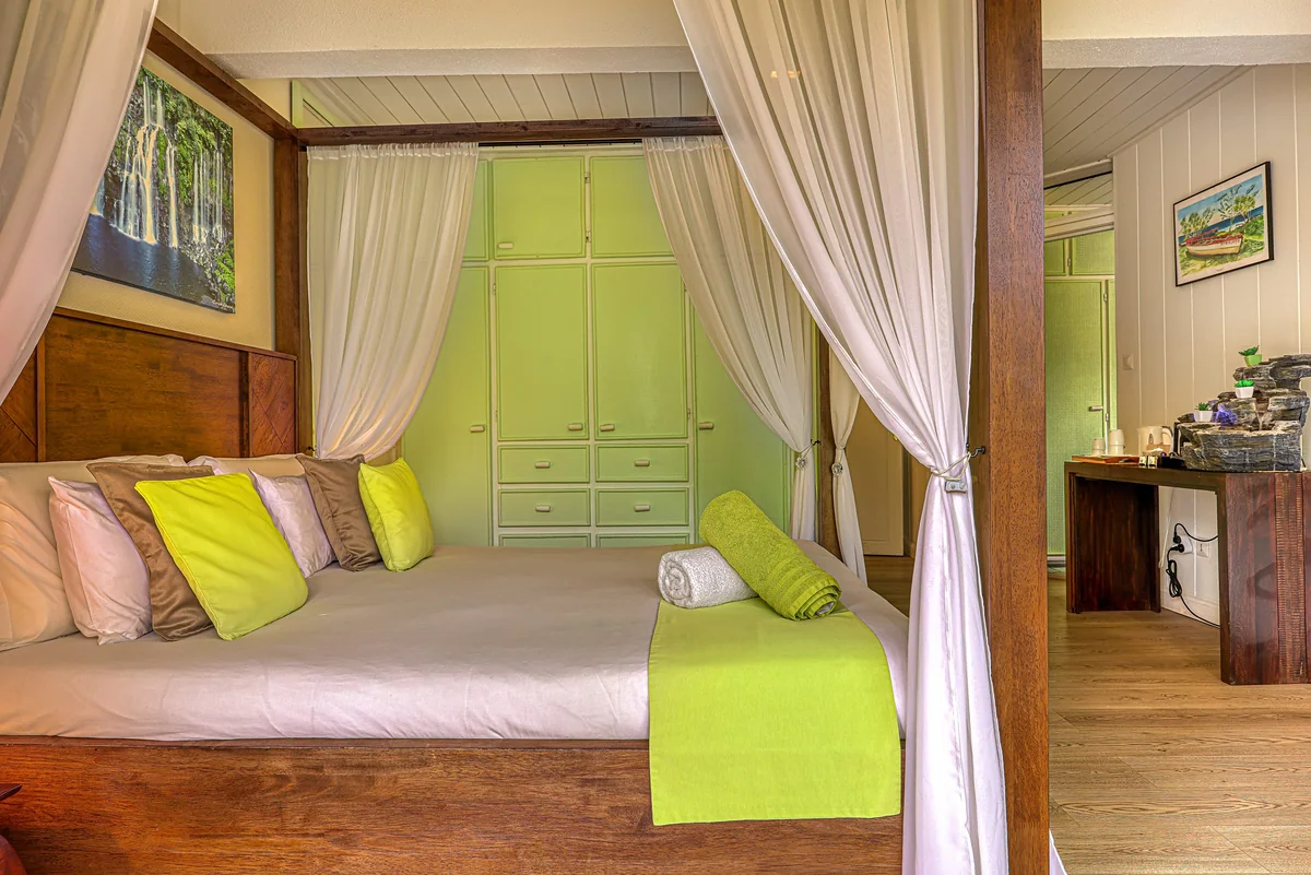 La chambre Langevin et son armoire vert anis
